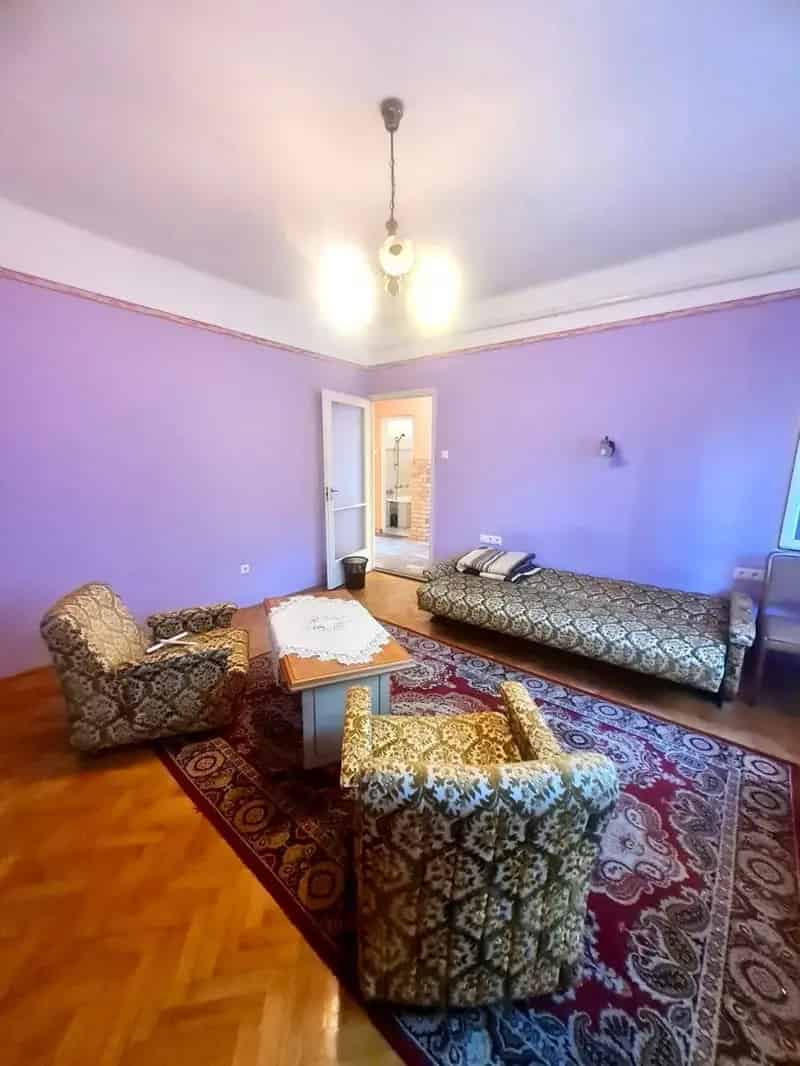 Ház Kiadó , Budapest, Közép-Magyarország
