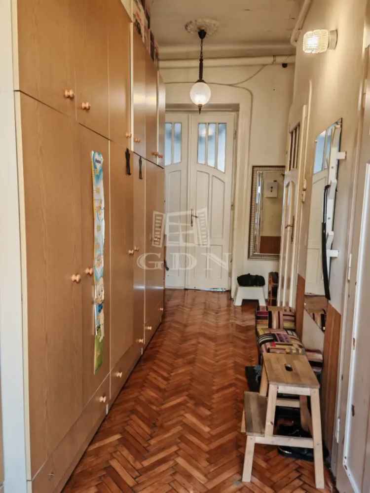 IX Kerulet 109 nm-es 3 szobas lakás elado befektetőknek is
