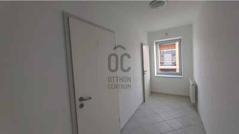 Aszódi kiadó kereskedelmi ingatlan, UZ015559