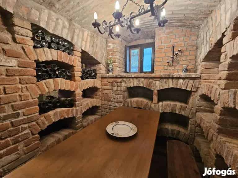 Kőszegen autentikus stílusú üzlethelyiség eladó! - Kőszeg, Iroda, üzlethelyiség, ipari ingatlan - Jófogás Ingatlan