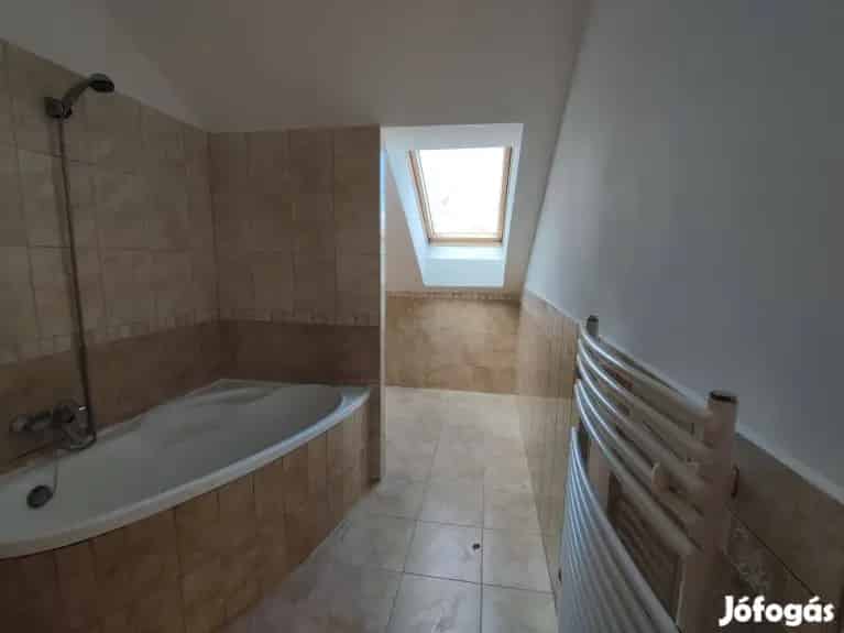 4 Apartmanos Családi Ház Eladó Sándorfalván