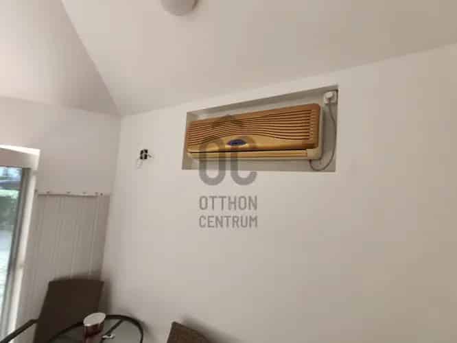 Győri eladó kereskedelmi ingatlan, UZ018638