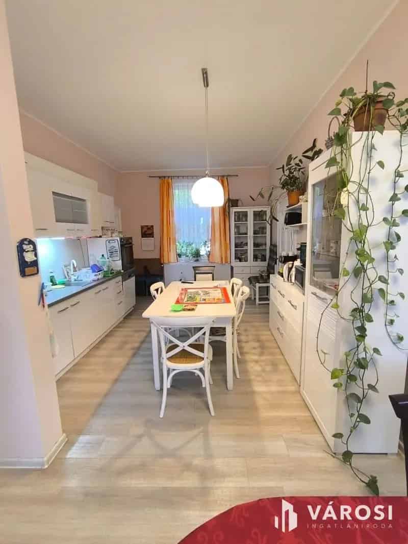 Ház Kiadó , Kapuvári járás, Dunántúl