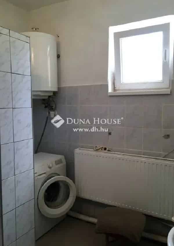 Ház Kiadó , Várpalotai járás, Dunántúl