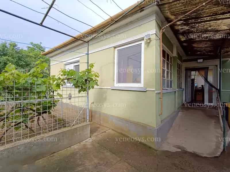 Eladó Abaújkéren egy 2 szobás 66 m² családi ház 1070 m² telken.