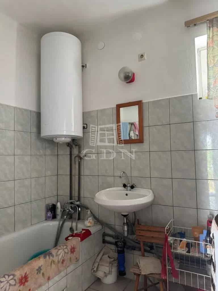 Ház Kiadó , Székesfehérvári járás, Dunántúl