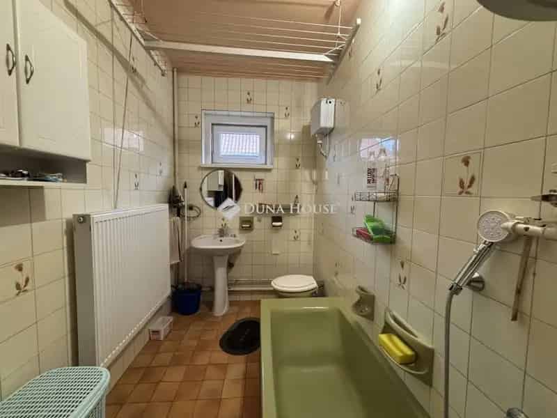 Ház Kiadó , Esztergomi járás, Dunántúl