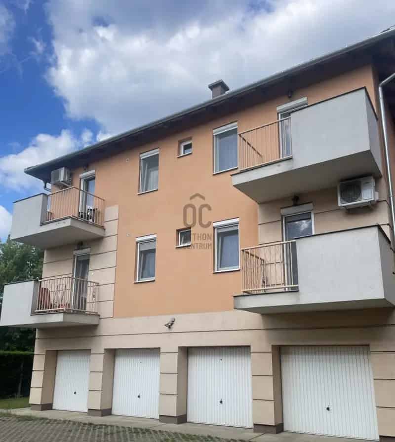 Debrecen Hatvan utcai 2 erkélyes társasházi lakás eladó
