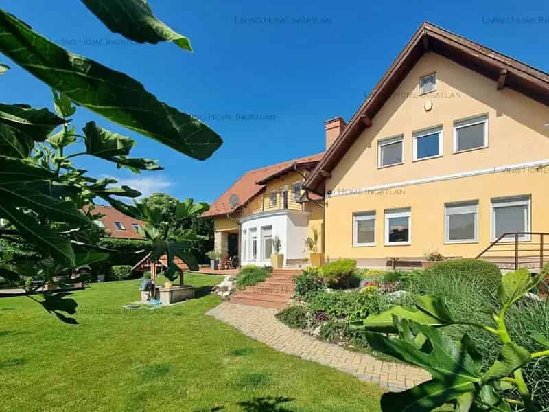 Ház Kiadó , Szentendrei járás, Közép-Magyarország