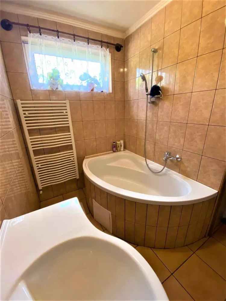 Ház Kiadó , Komló, Dunántúl