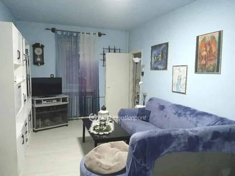 Ház Kiadó , Ajkai járás, Dunántúl