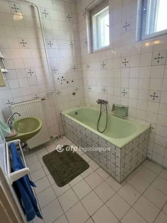 Ház Kiadó , Ceglédi járás, Közép-Magyarország