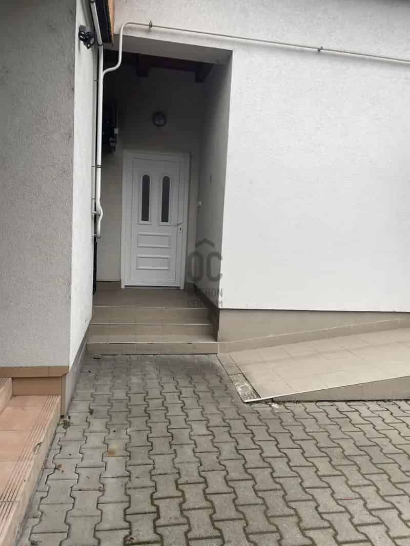 Üzleti célú Kiadó , Ceglédi járás, Közép-Magyarország
