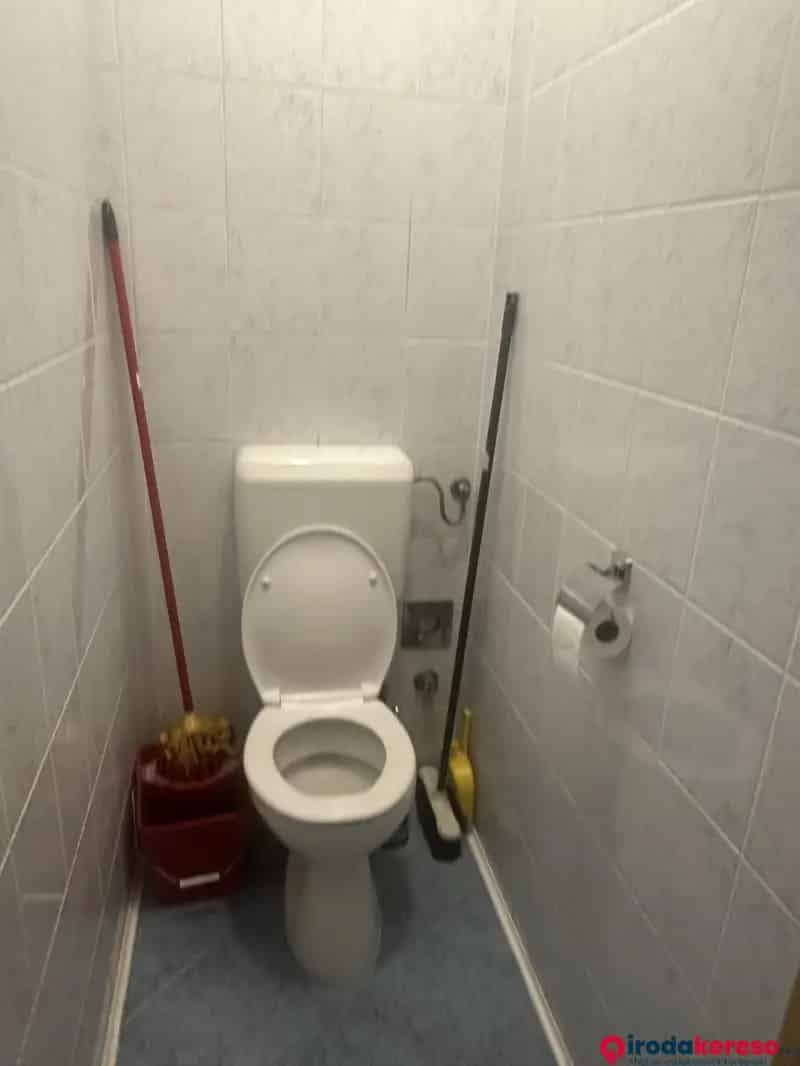 Váci út szomszédságában, Újpest központban, modern lakásiroda, 67nm