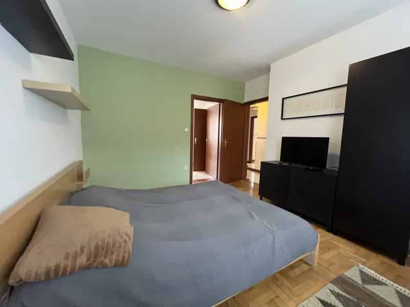 Győr Belváros 2 Szobás Bútorozott Lakás Kiadó Kocsibeállóval