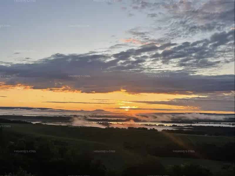 Két féle ember van. Egyik szerelmes a Kis-Balatonba, a másik pedig az lesz.