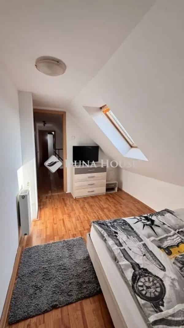 Lakás Kiadó , 9, Bajcsy-Zsilinszky utca, Pécs, Dunántúl