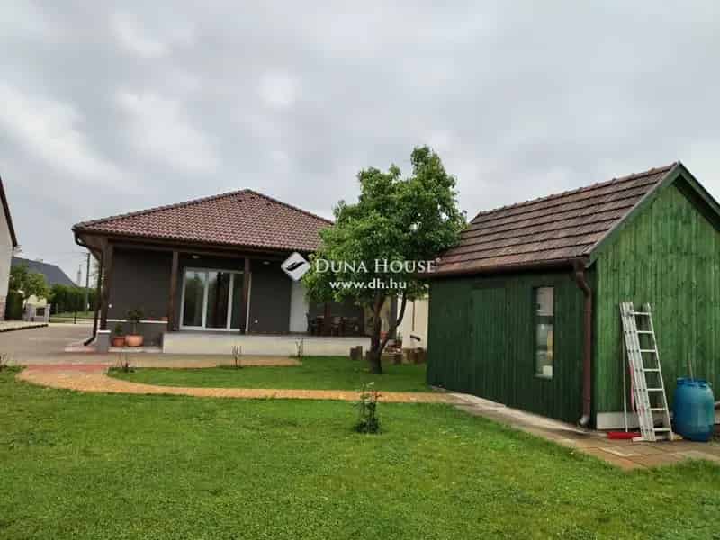 Ház Eladó , Mezőörs, Dunántúl