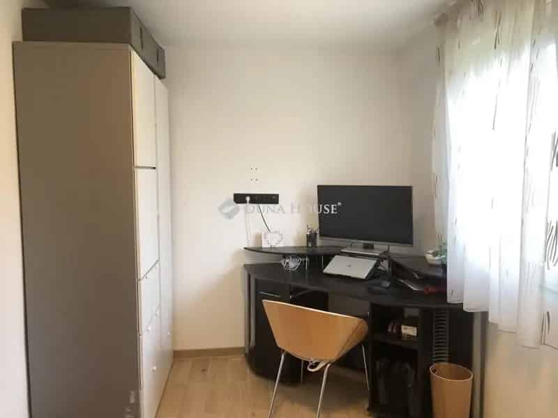 Mogyoródi családi ház eladó - felújított, 4 hálószoba, garázs