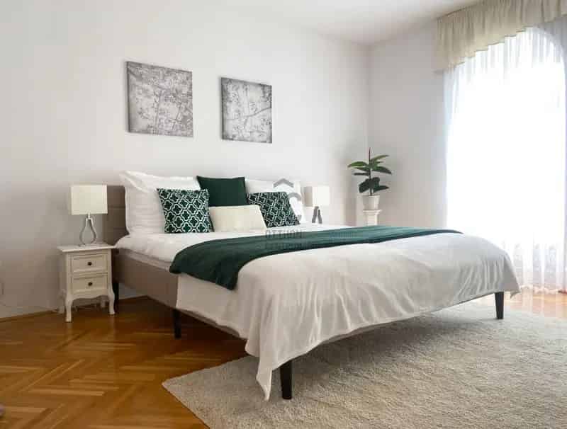 Ház Kiadó , Budapest, Közép-Magyarország