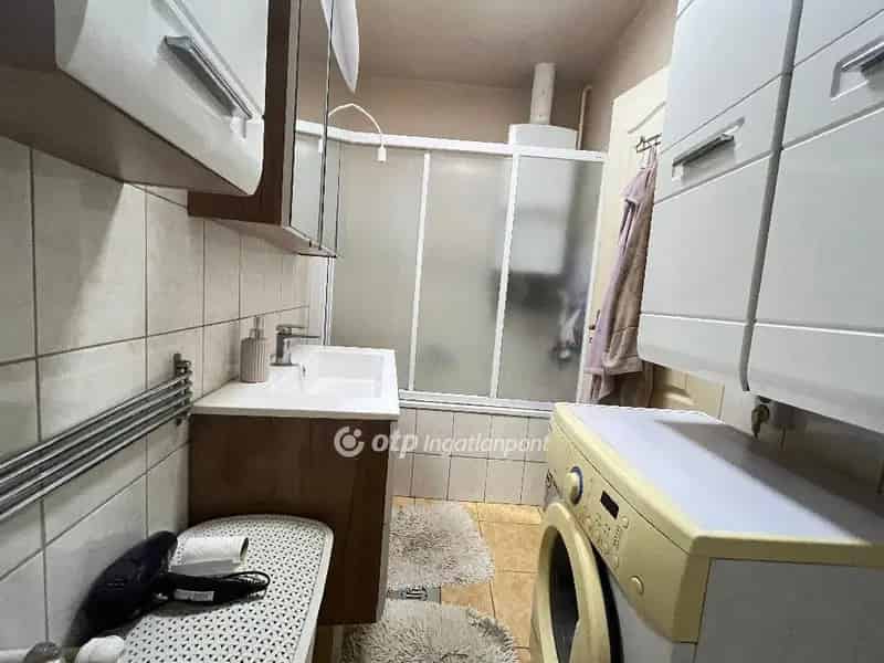 Ház Kiadó , Budapest, Közép-Magyarország