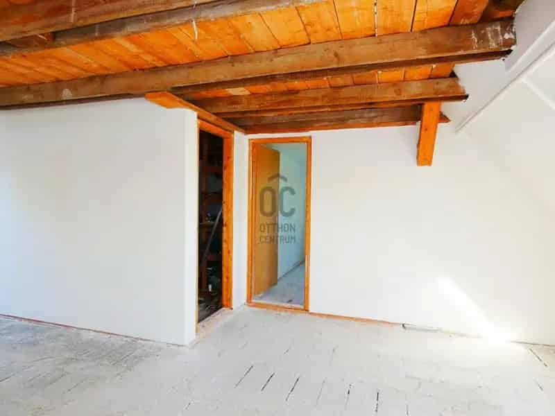 Ház Kiadó , Budapest, Közép-Magyarország