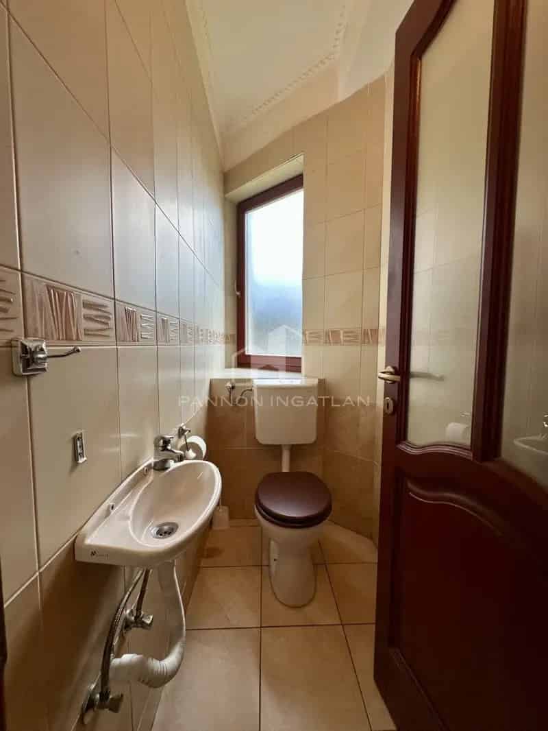 Ház Kiadó , Budakeszi járás, Közép-Magyarország