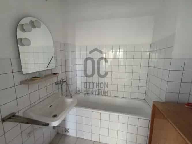 Dunaharasztii eladó kereskedelmi ingatlan, UZ017848