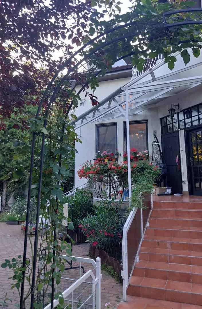 Ház Kiadó , Budapest, Közép-Magyarország