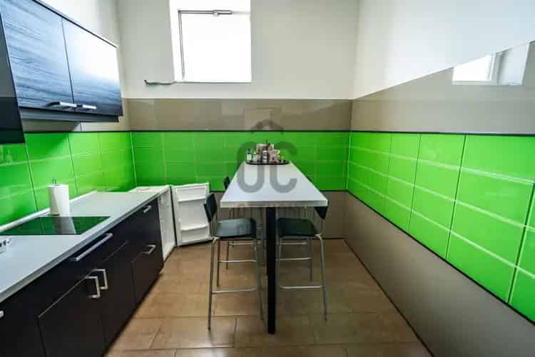Budapest X kerületi eladó üzemcsarnok 2623 m2 403 m2 irodával