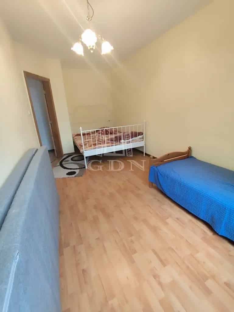 Ház Kiadó , Budapest, Közép-Magyarország