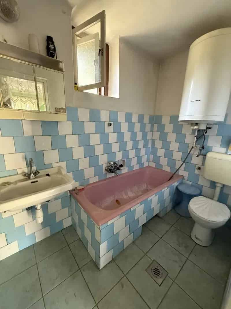 Ház Kiadó , Bicskei járás, Dunántúl