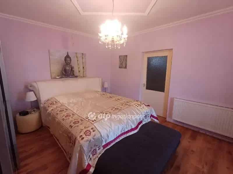 Ház Kiadó , Bajai járás, Alföld és Észak