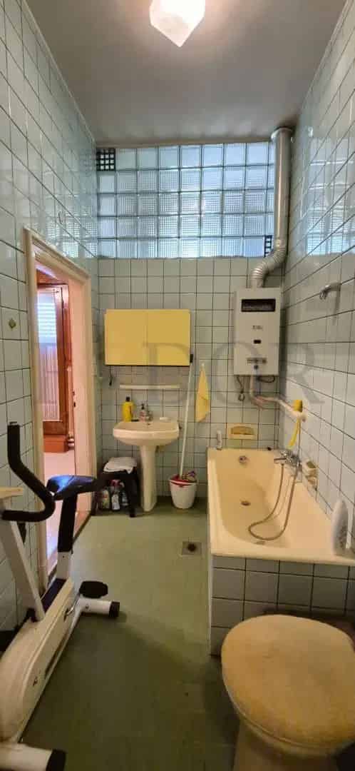 Ház Kiadó , Budapest, Közép-Magyarország
