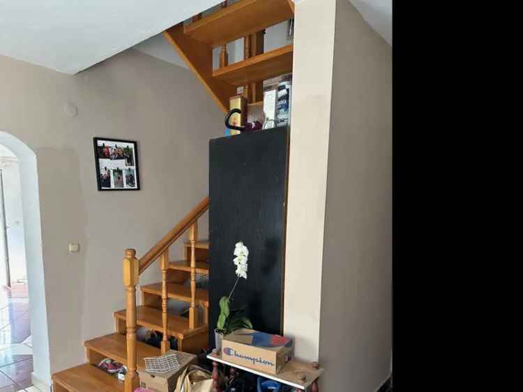 Ház Kiadó , Várpalotai járás, Dunántúl