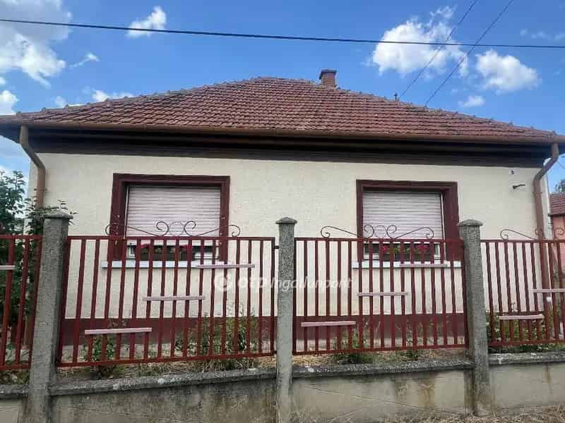 Ház Kiadó , Nagykátai járás, Közép-Magyarország