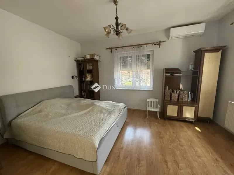 Ház Kiadó , Budapest, Közép-Magyarország