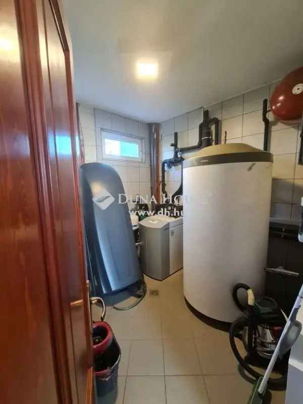 Ház Kiadó , Érdi járás, Közép-Magyarország