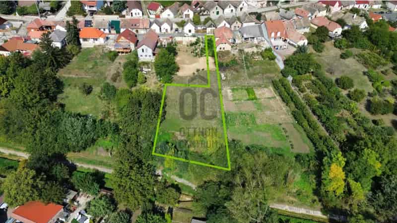 Szekszárdi eladó telek, T039321