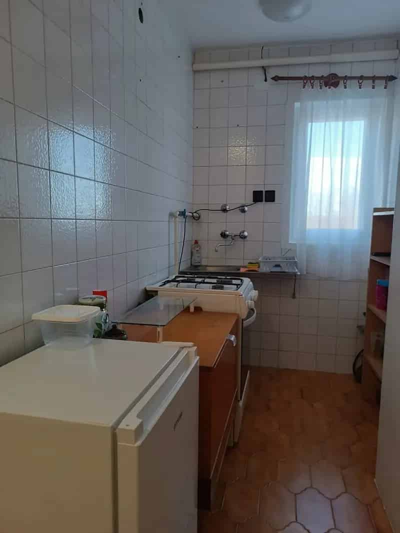 Ház Kiadó , Dabasi járás, Közép-Magyarország