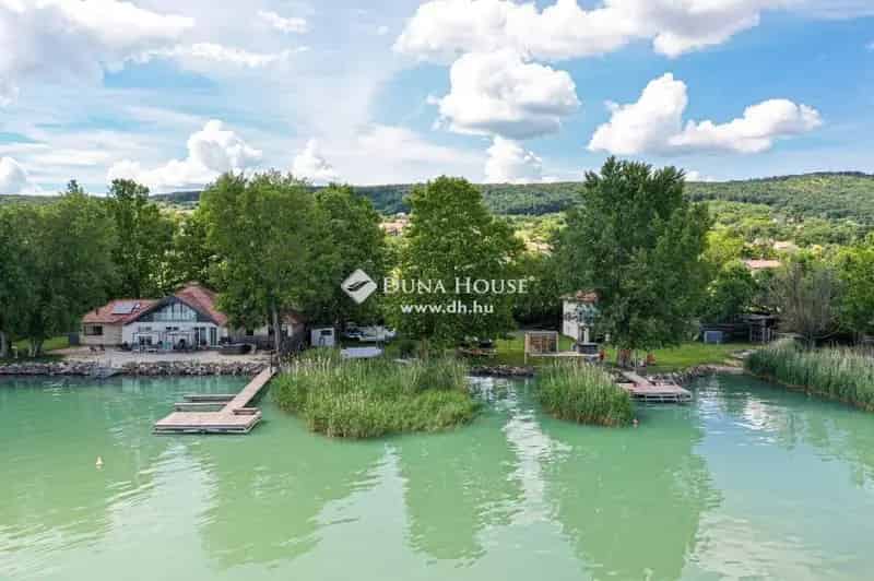 Balaton-parti Luxus Ingatlan Eladó - Saját Vízparttal