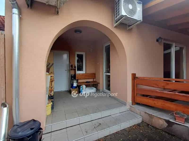 Ház Kiadó , Tiszaújvárosi járás, Alföld és Észak