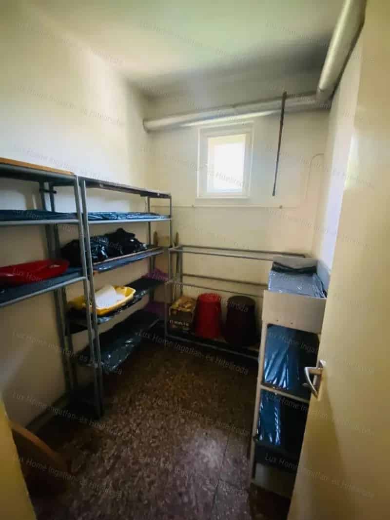 Komáromi családi ház eladó 728 m2 telekkel