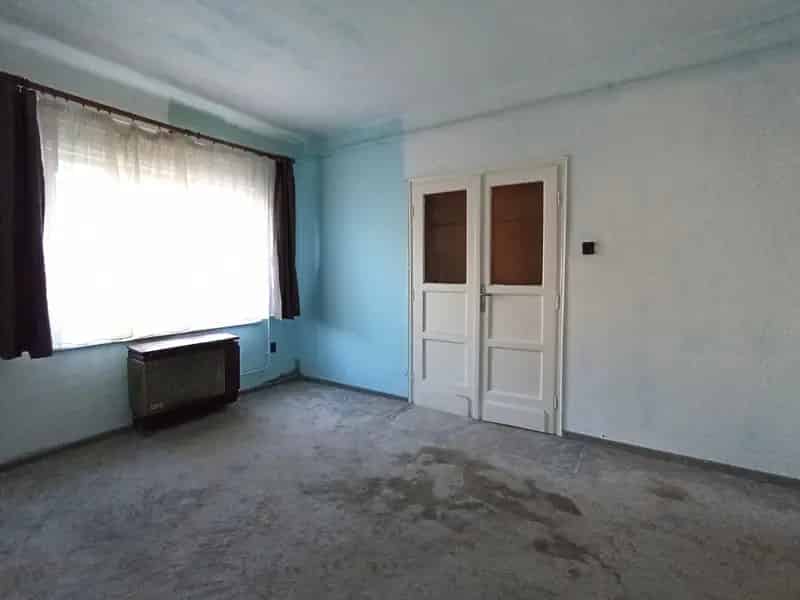 Ház Kiadó , Budapest, Közép-Magyarország