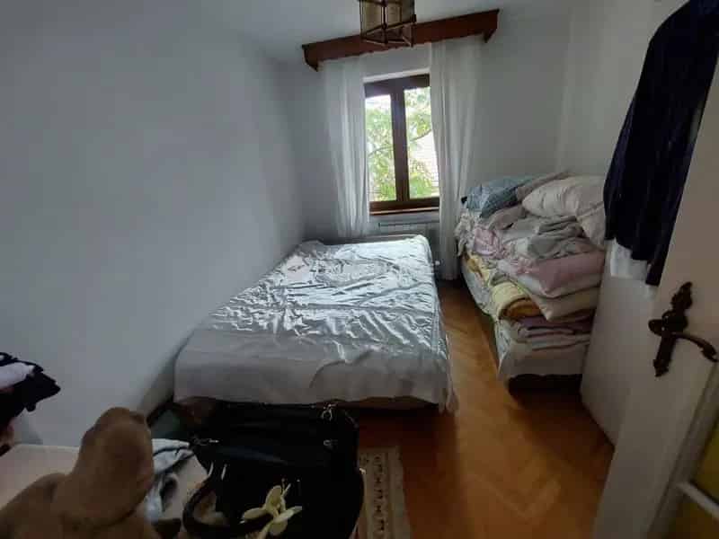 Ház Kiadó , Budapest, Közép-Magyarország