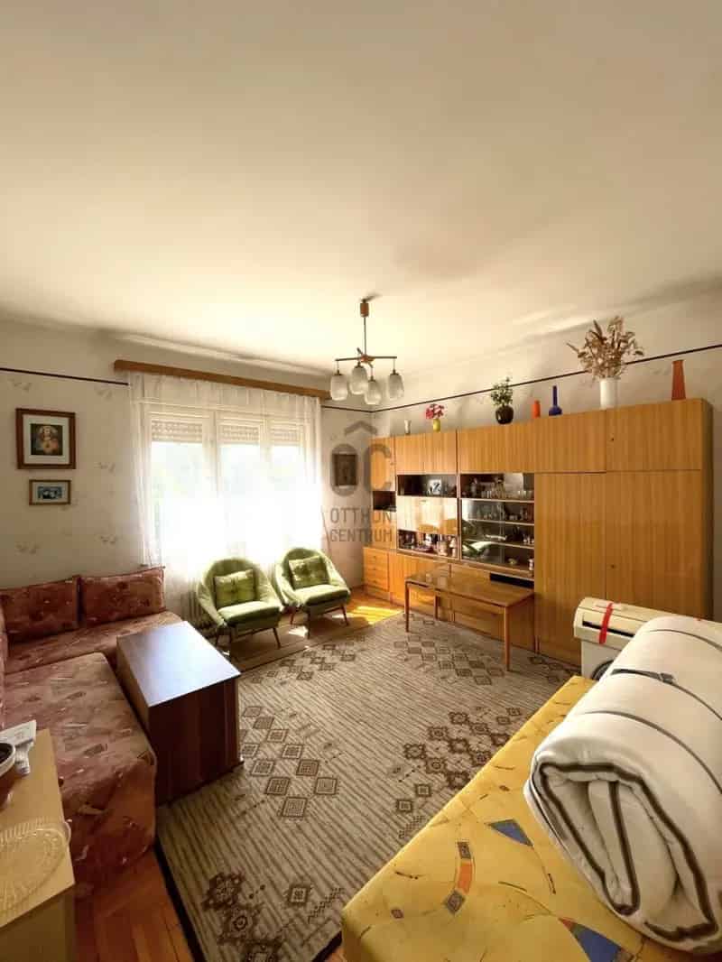Ház Kiadó , Budapest, Közép-Magyarország