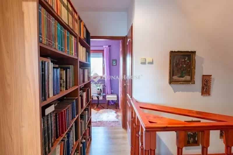 Ház Kiadó , Budapest, Közép-Magyarország