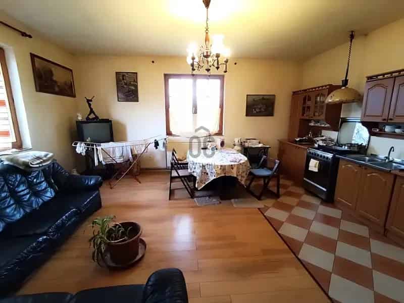 Telek Kiadó , Dabasi járás, Közép-Magyarország