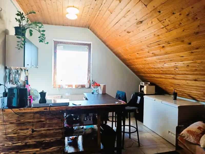 Ház Kiadó , Várpalotai járás, Dunántúl