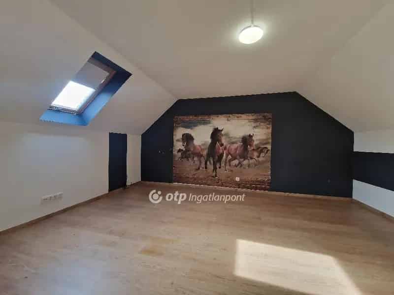 Csorna - Felújított 4 szobás családi ház 485m2 kerttel